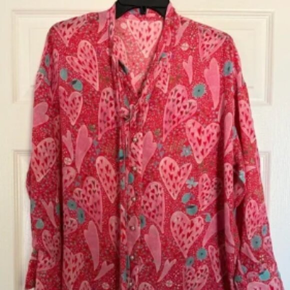 Beautiful Heart Print 100% silk button down shirt - Picture 1 of 7